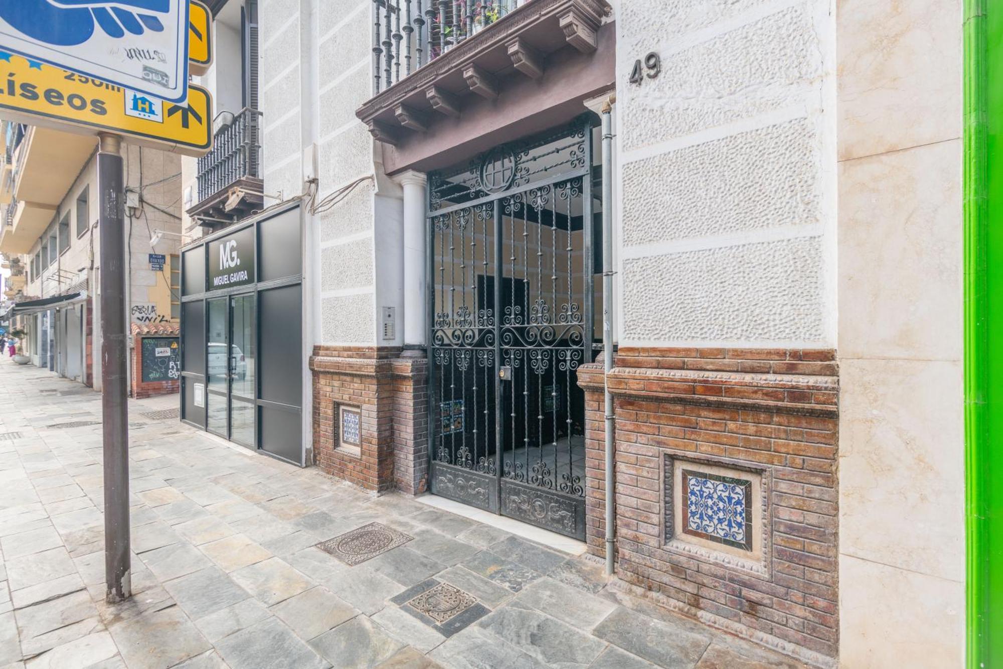 Reding & Center Apartment