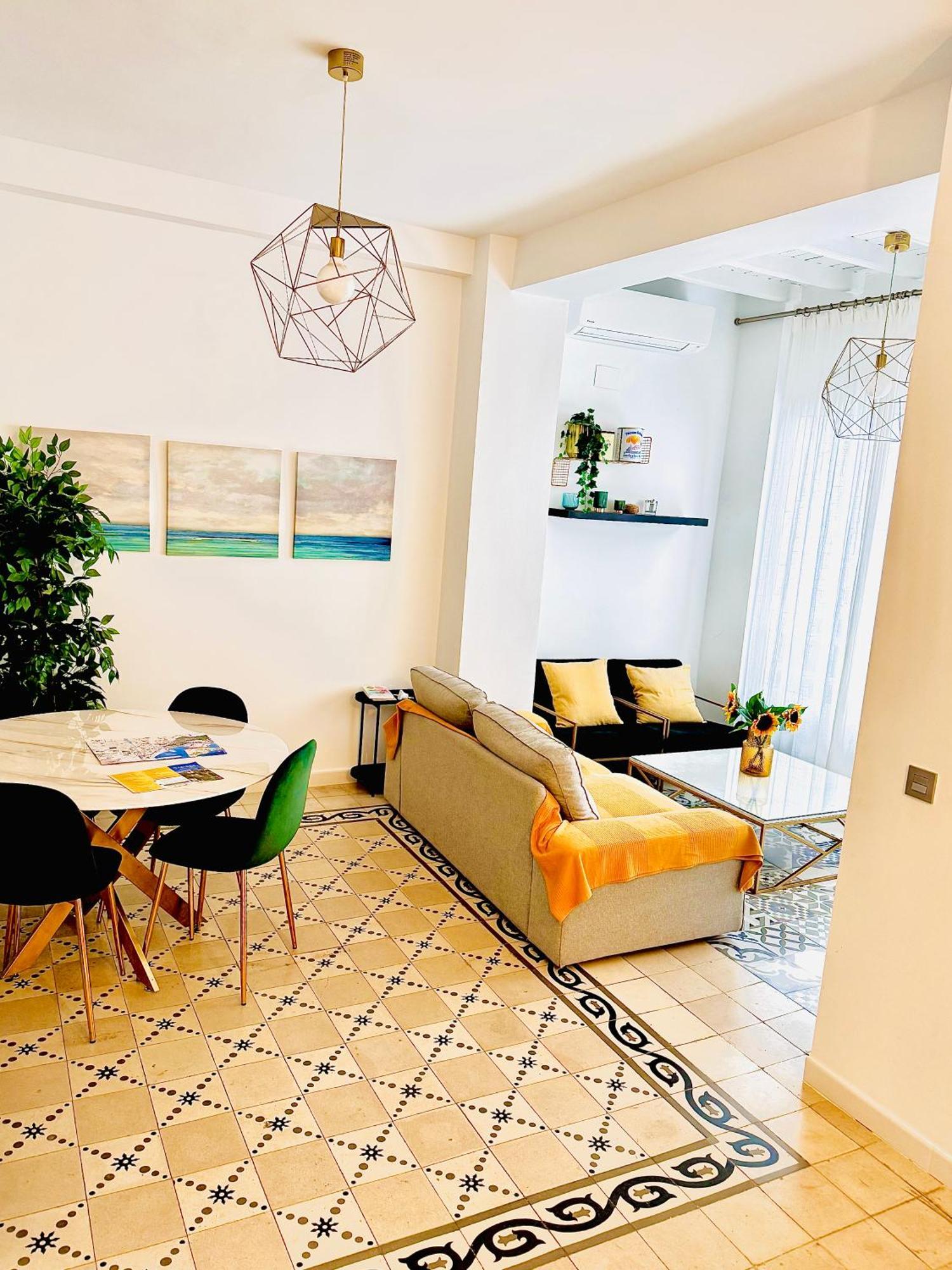Apartment Reding & Center *